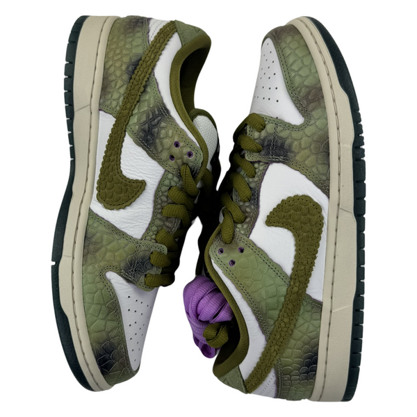 Supreme x Nike SB Dunk Low - Mean Green