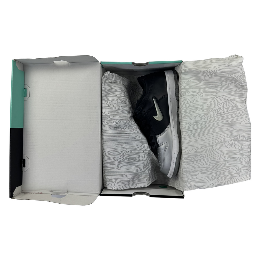 Supreme x Nike SB Dunk Low - Metallic Silver