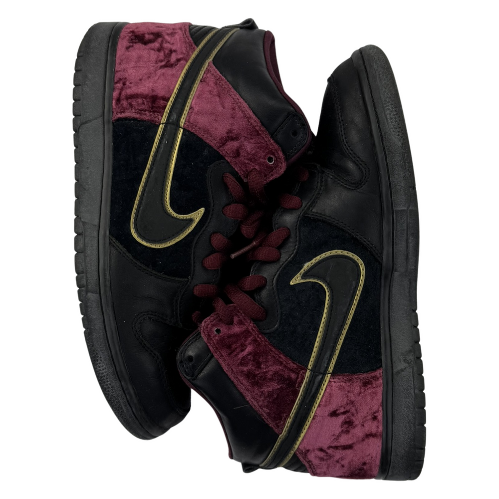 Nike SB Dunk High Premium - Bloody Sunday